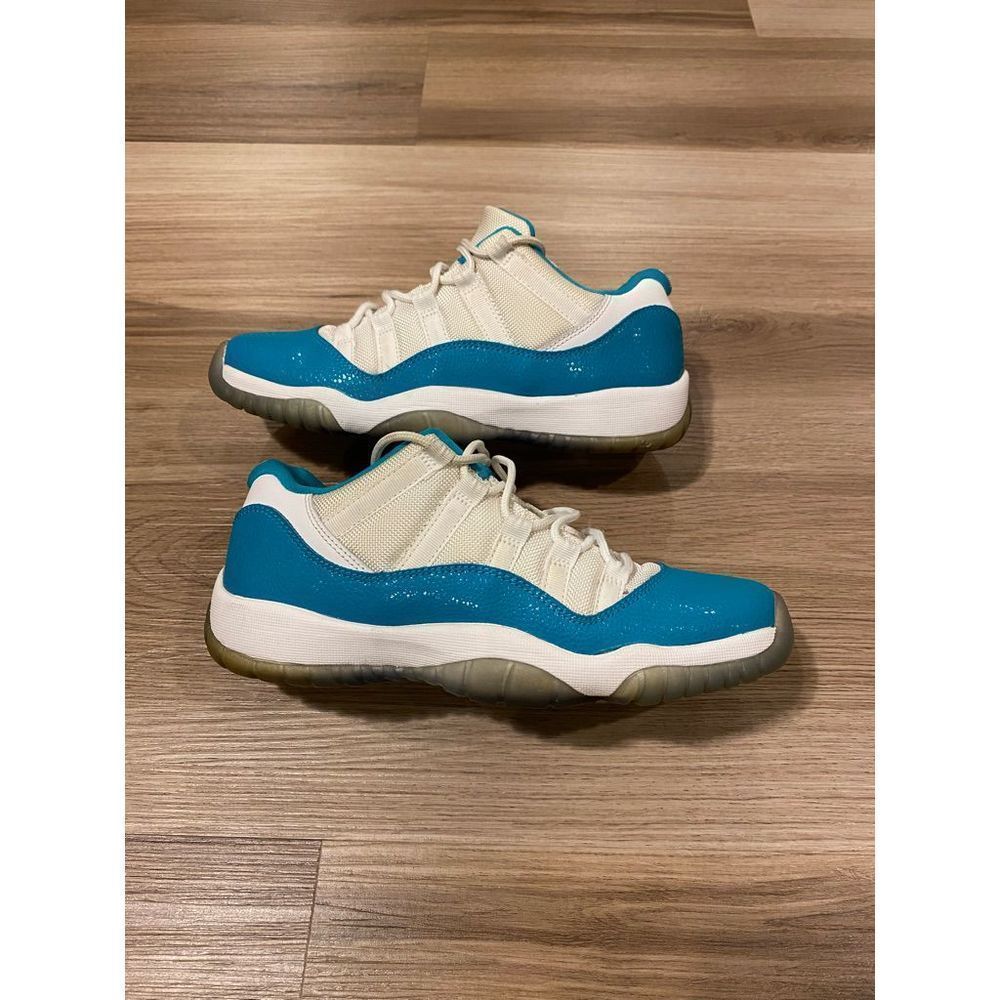 Jordan 11 Retro Low Aqua Safari GS Turbo Green Size 7Y Women size 8.5 580521-143